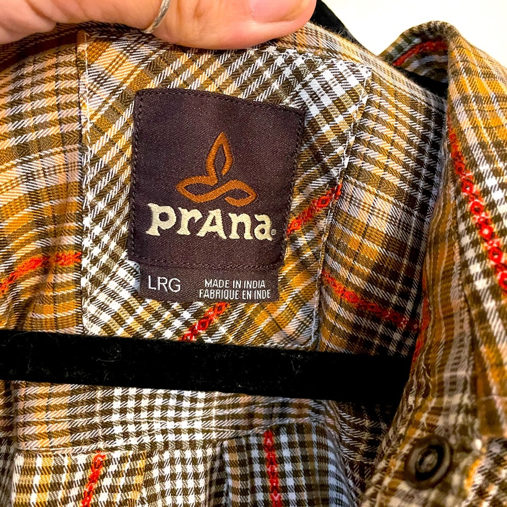 Men’s prana button up size medium